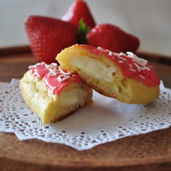Straberry and Vanilla Eclairs