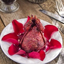 Codornices en Pétalos de Rosas