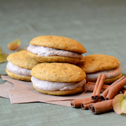 Pumpkin Whoopie Pies