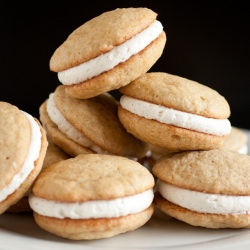Banana Bread Whoopie Pies