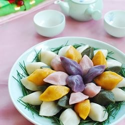 Half-Moon Shaped Rice Cake