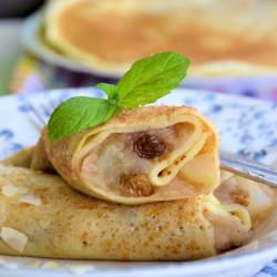 Pancake with Apple Sauce