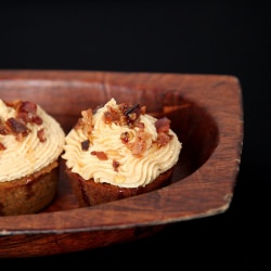 Banana Peanut Butter Bacon Cupcakes