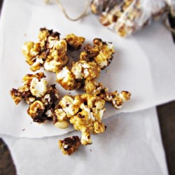 Chocolate-Peanut-Caramel Corn