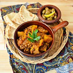 Pumpkin and lentils in tomato sauce