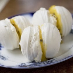 Vanilla Meringues with Passionfruit
