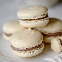 Vanilla Latte Macarons