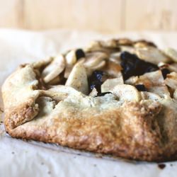 Pear Tart with Saffron
