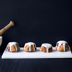 Toasted Vanilla Bean Raspberry Cake