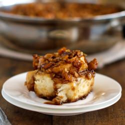 Caramel Roll with Apples and Walnut