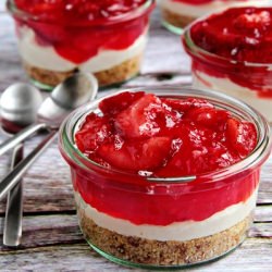 Strawberry Pretzel Salad
