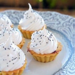 Meringue and Nutella Baskets