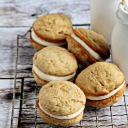 Banana Whoopie Pies
