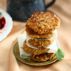 Bulgur Patties w/Lemon Balm Yogurt