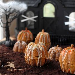 Rustic Mini Pumpkin Cakes