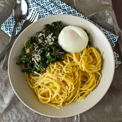 Poached Egg and Kale Pasta