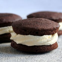 Low-Carb Marshmallow Fluff Frosting