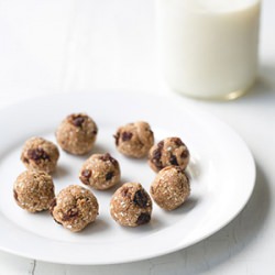 Oatmeal Raisin Cookie Dough Bites