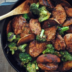 Seared Pork with Apples & Broccoli