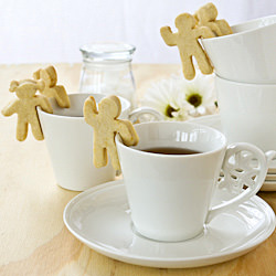 Cup-Adorning Lemon Cookies