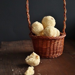 Rava Ladoo