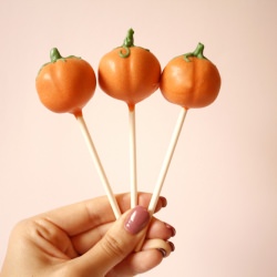 Halloween Pumpkin & Mummy Cake Pops