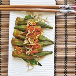 Spicy Okra with Dried Anchovies