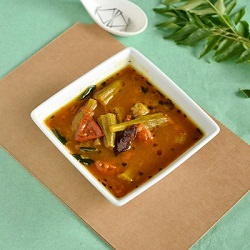 Vendakkya Pulin Curry/ Okra in Tamarind