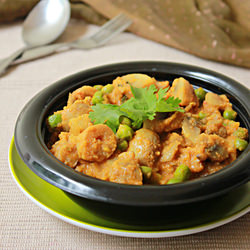 Mushrooms & Peas Kurma