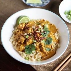 Egg Noodles with Rich Chicken Curry