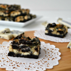 Cookies ‘n Cream Magic Bars