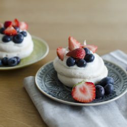 Mini Berry Pavlova