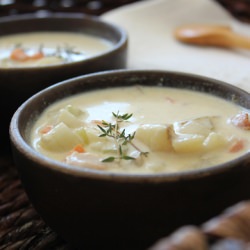 Hearty Bacon Clam Chowder