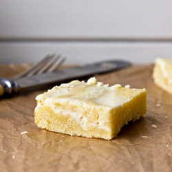 Cheesecake Swirl Lemon Blondies