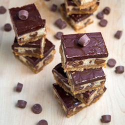 Rolo Cheesecake Bars