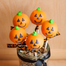 Halloween Cake Pops