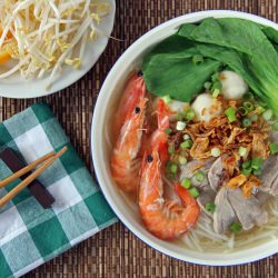Hu Tieu Do Bien