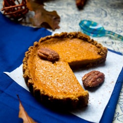 Candied Pecan Spiced Pumpkin Pie