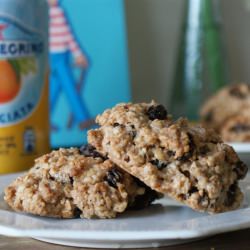 Raisin, Oat and Almond Cookies