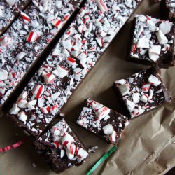 Super Easy Peppermint Fudge