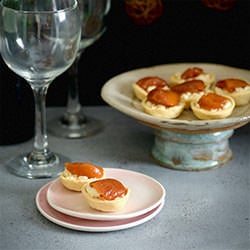 Mini Tart Shells w Ricotta & Fruits
