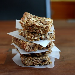 Almond and Date Breakfast Bars