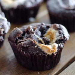 Chocolate Oreo SMore Cupcakes