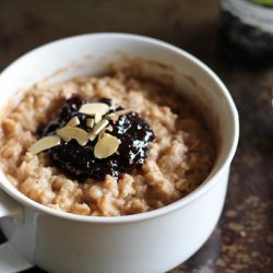 Baked Peanut Butter & Jelly Oatmeal