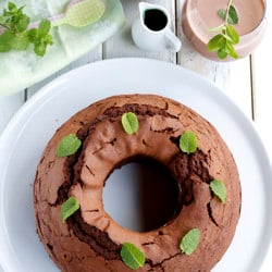 Ciambellone al Cioccolato and Milk