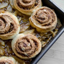 Cinnamon Bun Apple Cobbler