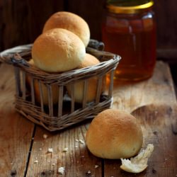 Mascarpone Buns
