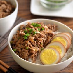 Lu Rou Fan (Taiwanese Stewed Pork)