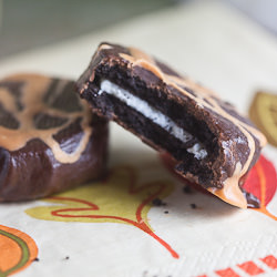 Chocolate-Peanut Butter Oreos