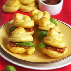 Cheese Puffs with Dried Tomatoes